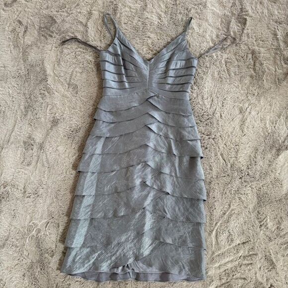 Adrianna Papell Occasion Sz 4 Silver Gray Metallic Tiered Ruffled Cocktail Dress - Picture 1 of 10